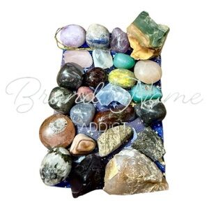 Lot 10 - 1 Pound Crystal & Stones